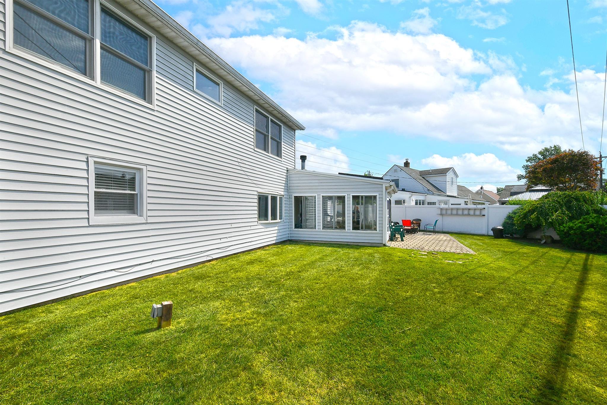 2 Hickory Lane, Levittown, New York image 26