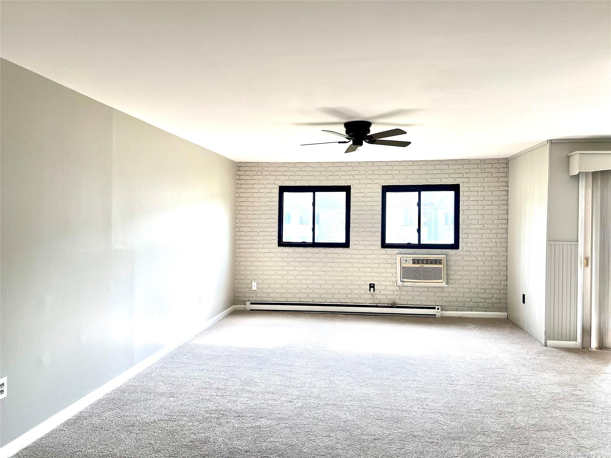 Scarborough Lane Ln, Wappingers Falls, New York - 1 Bedrooms  
1 Bathrooms  
4 Rooms - 