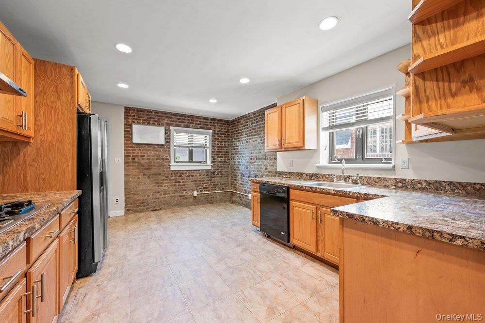 82-41 166th Street