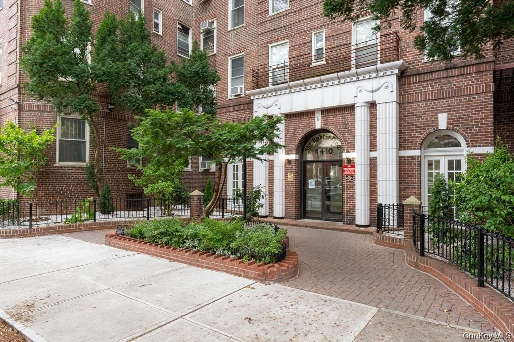 Photo of 44-10 Ketcham Street #3D, Elmhurst, NY 11373 (MLS # 960380)