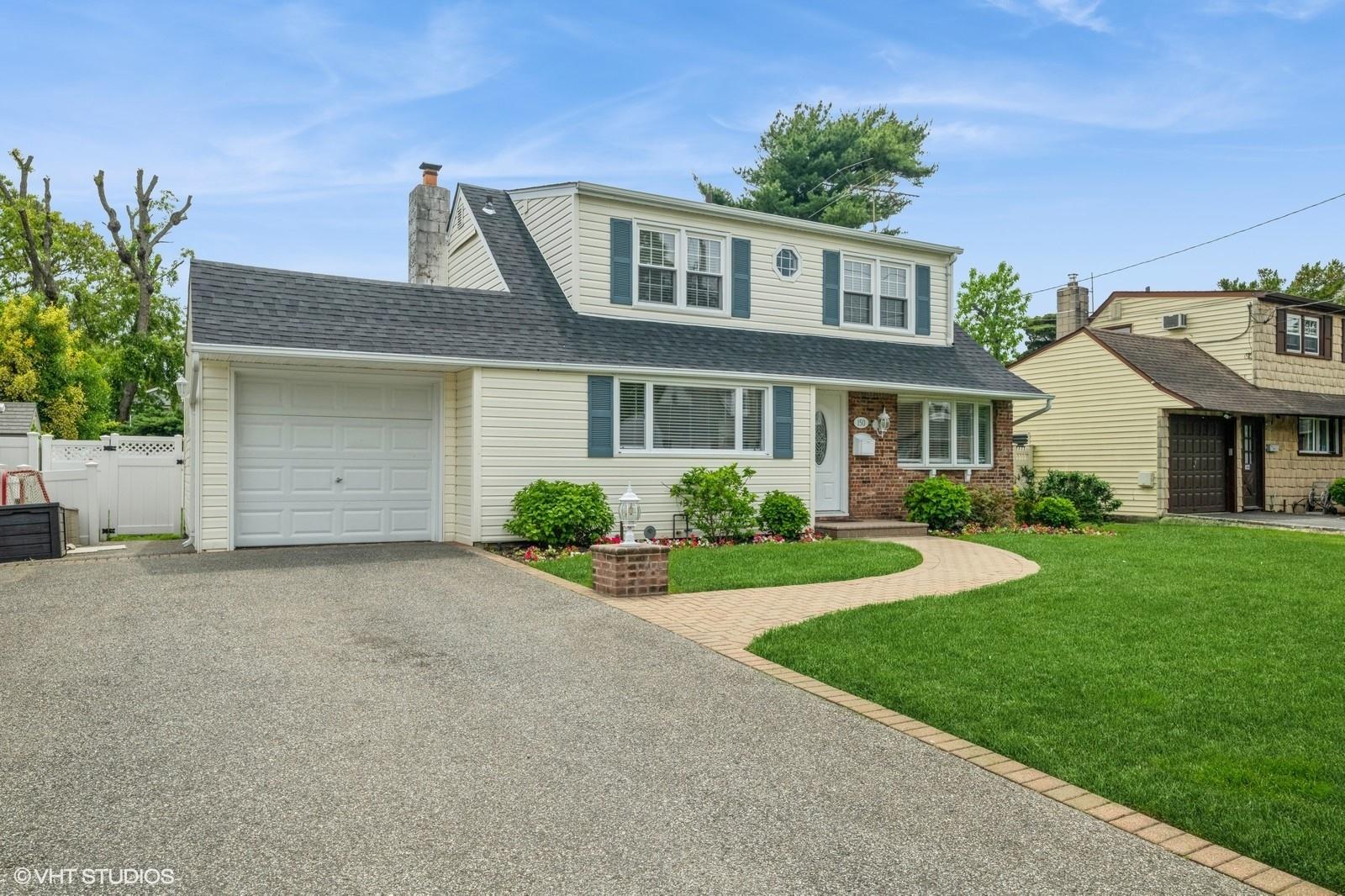 150 Arthur Street, Massapequa Park, New York image 2