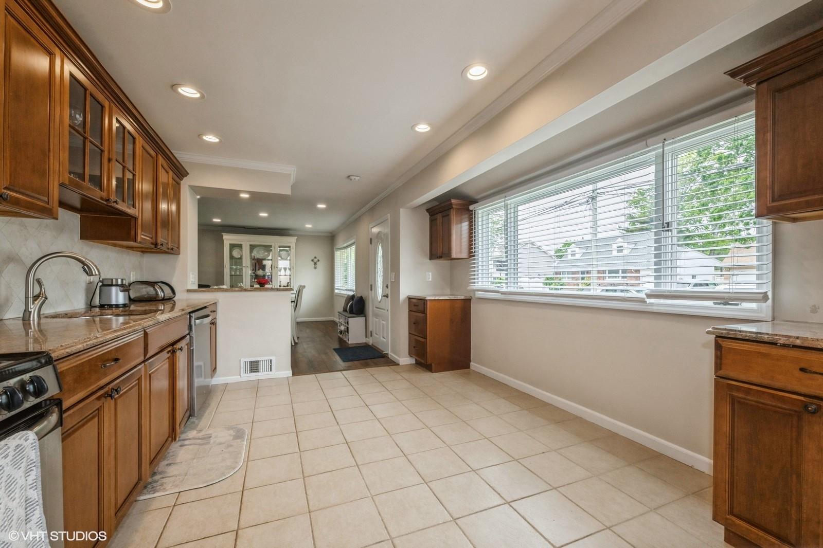 150 Arthur Street, Massapequa Park, New York image 10