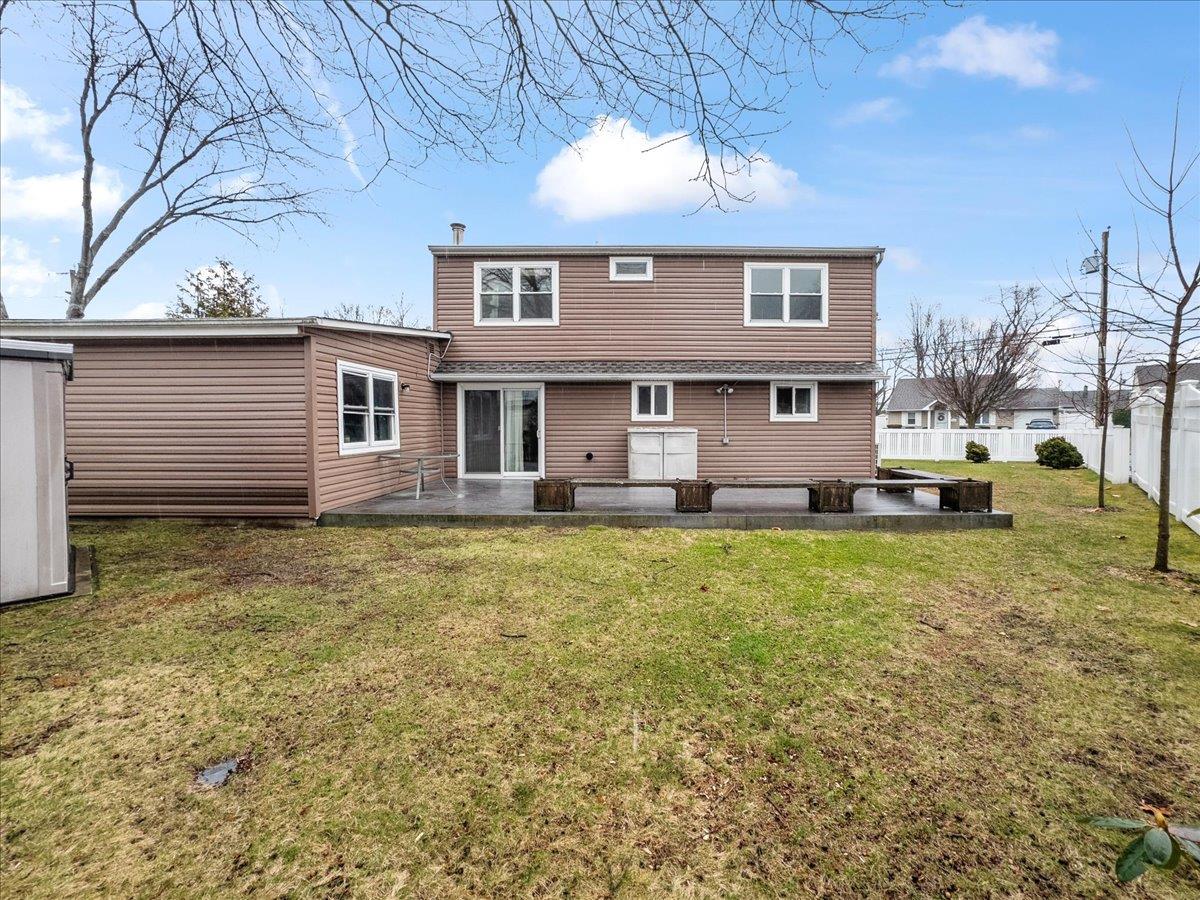 23 Croyden Drive, Massapequa, New York image 32