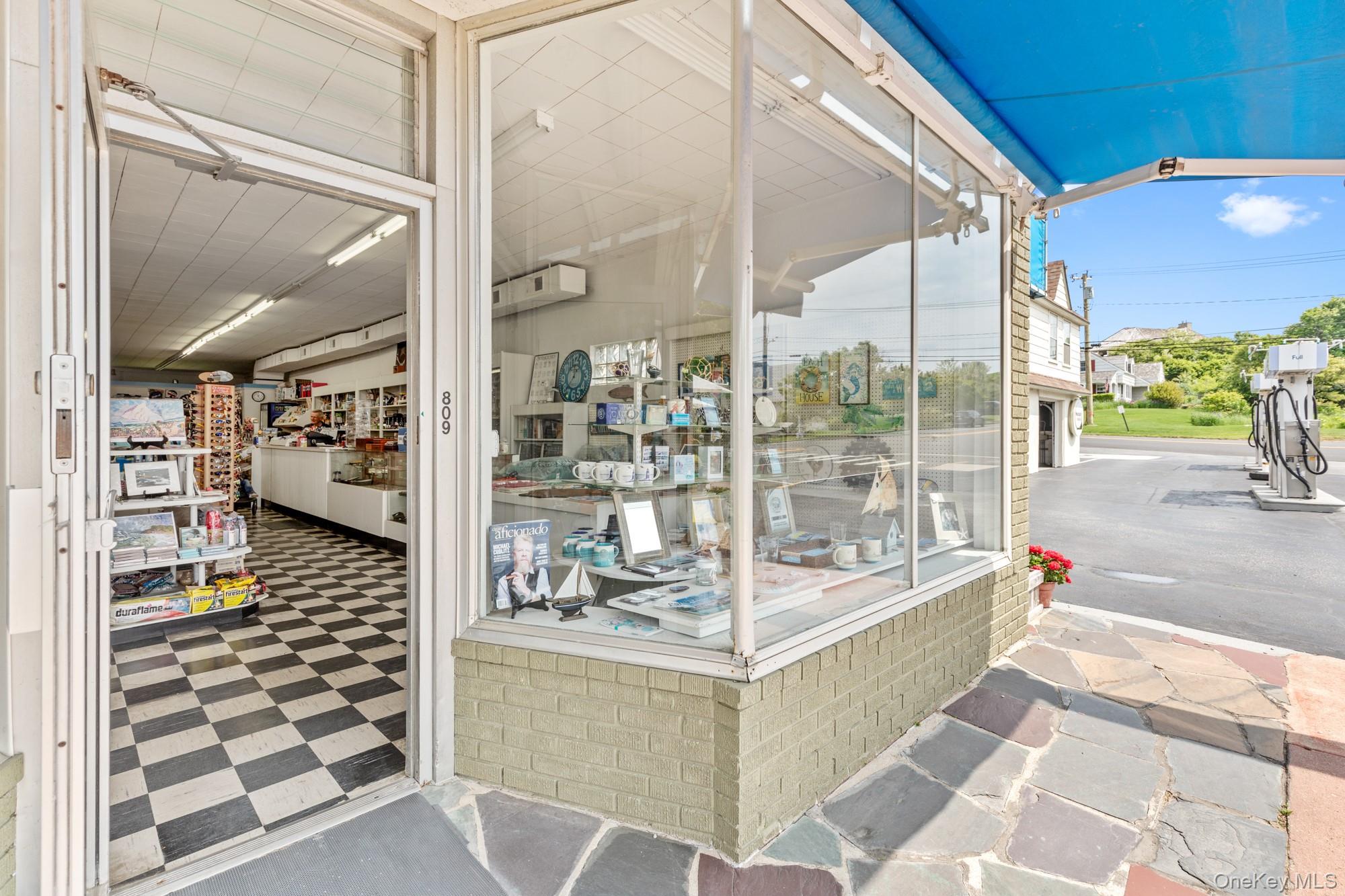 809 & 813 Montauk Highway