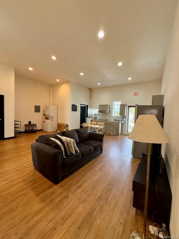33 W Market Street 2A