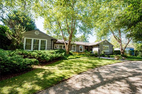 56 Shinnecock Hills Road Southampton NY 11968