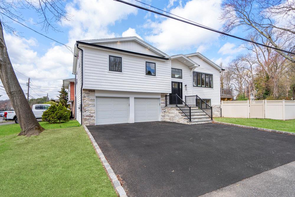 Property for Sale at Valley Street, Huntington, Hamptons, NY - Bedrooms: 4 
Bathrooms: 3  - $1,229,000