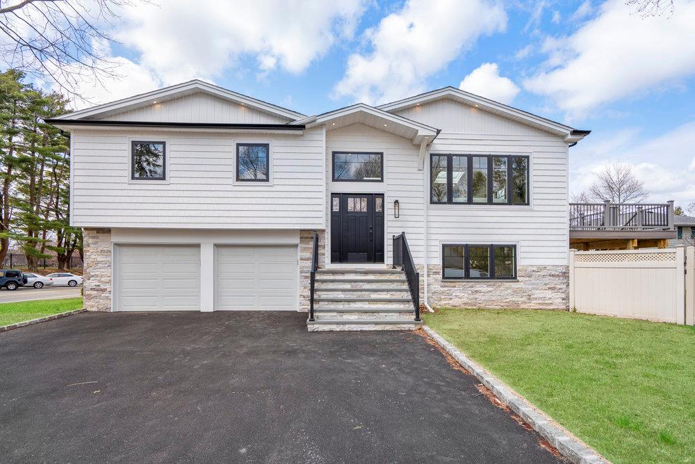 Property for Sale at Valley Street, Huntington, Hamptons, NY - Bedrooms: 4 
Bathrooms: 3  - $1,199,000