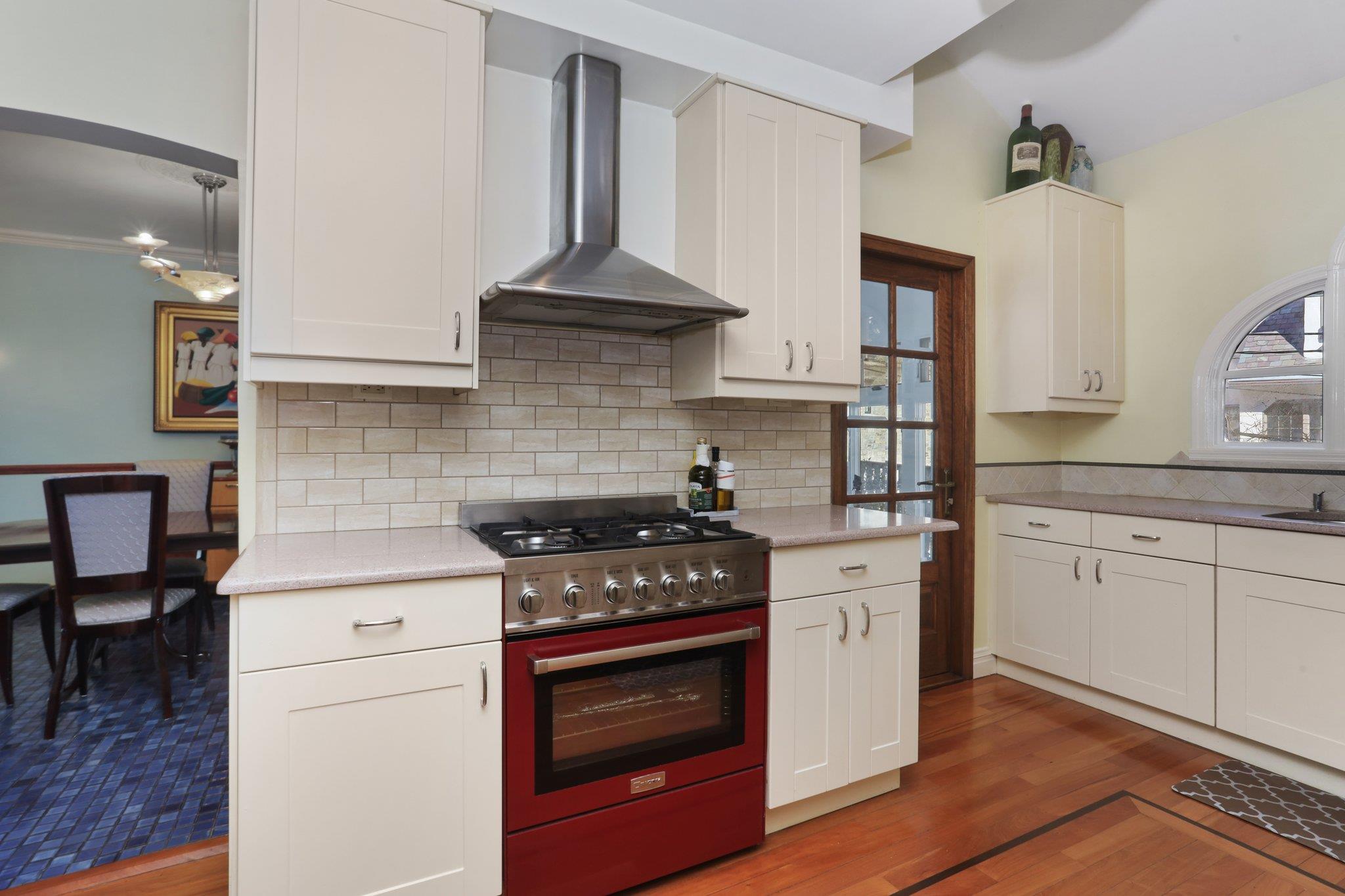 2 Merestone Terrace, Bronxville, New York image 8