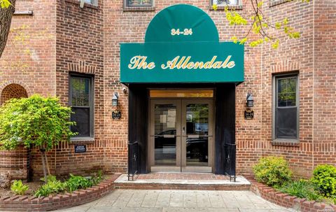 Homes For Sale - 34-24 82nd Street St #5M<br/> Queens County, Jackson Heights, NY 11372