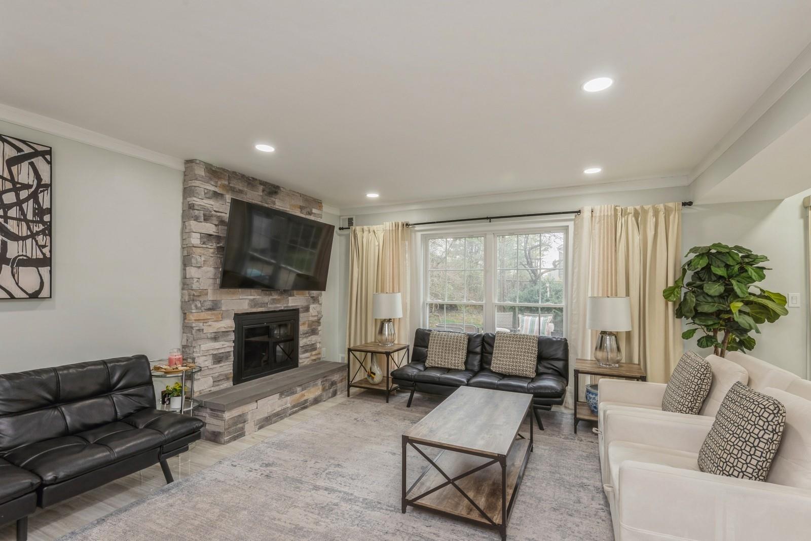 72 Aspen Drive W Dr, Woodbury, New York image 14