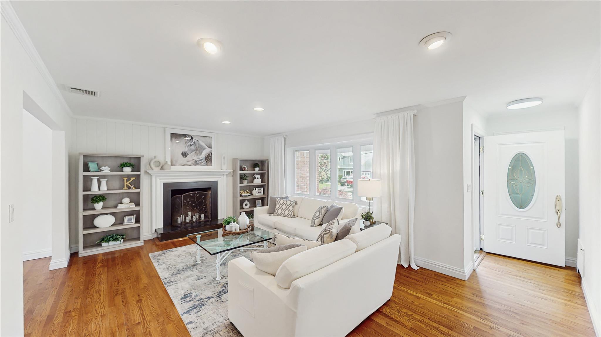 7 Brush Place, Huntington, New York image 3