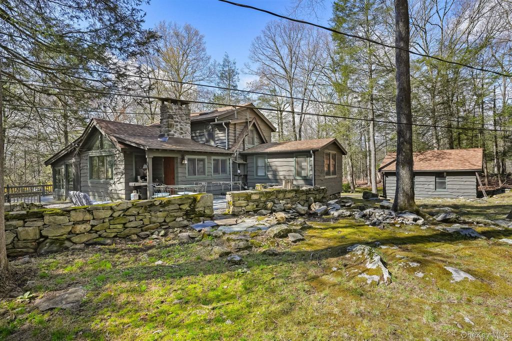 Photo of 29 Barrett Circle Court, Carmel, NY 10512 (MLS # 986273)