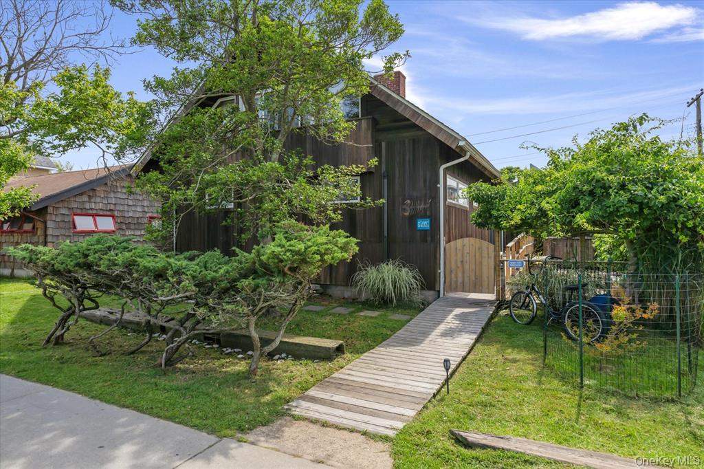 17 Bungalow Walk