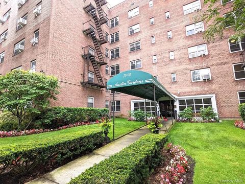 Photo of 75-02 Austin Street #2J, Forest Hills, NY 11375 (MLS # 923359) Photo of 75-02 Austin Street #2J, Forest Hills, NY 11375 (MLS # 923359)