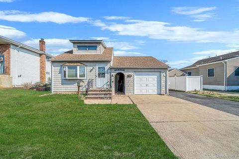 3659 Ionia Street Seaford NY 11783