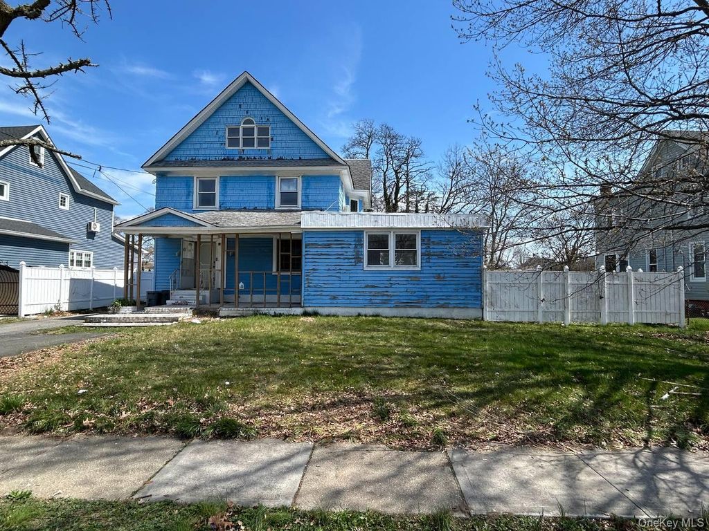 Photo of 31 East Avenue, Freeport, NY 11520 (MLS # 987670)