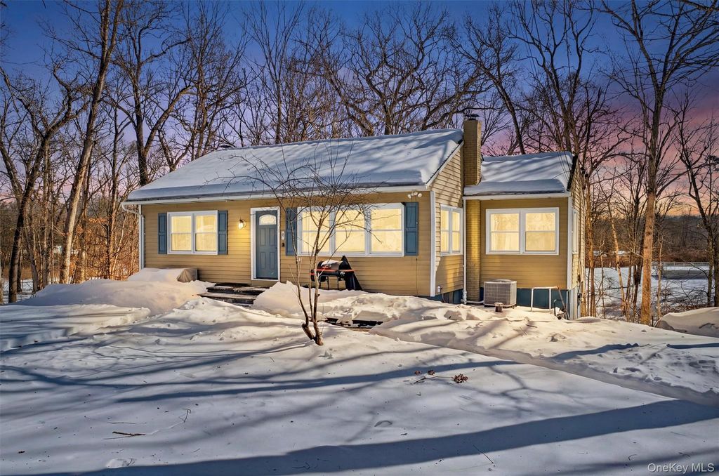 Photo of 51 E Green Road, Rock Tavern, NY 12575 (MLS # 959971)