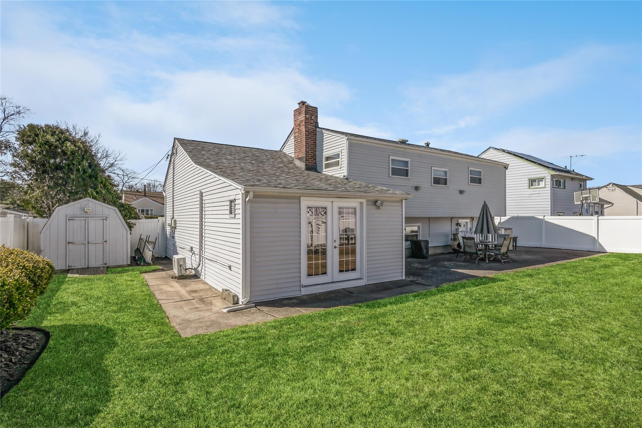 263 E 3rd Street, Deer Park, New York image 29