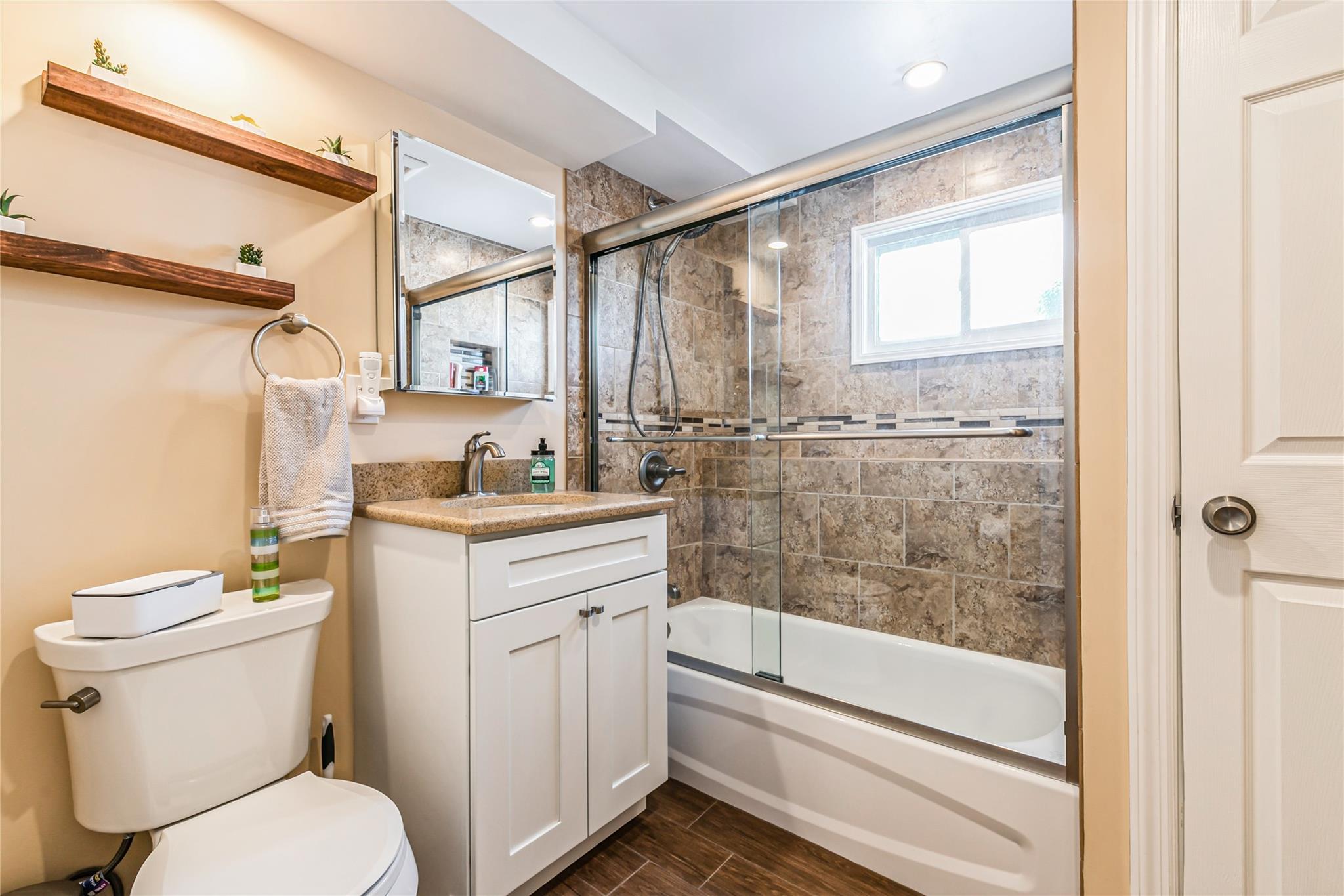 263 E 3rd Street, Deer Park, New York image 19