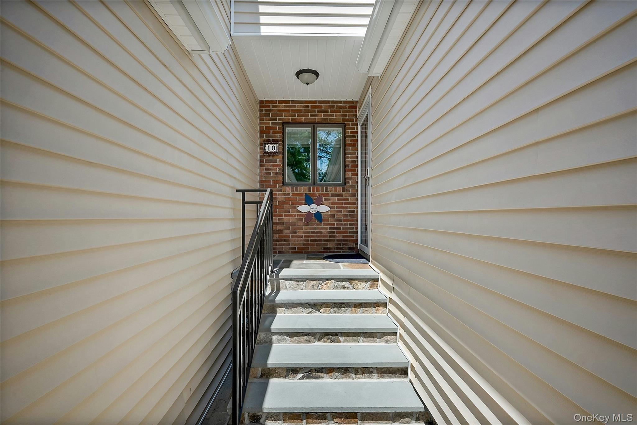 10 Pleasant Ridge Road