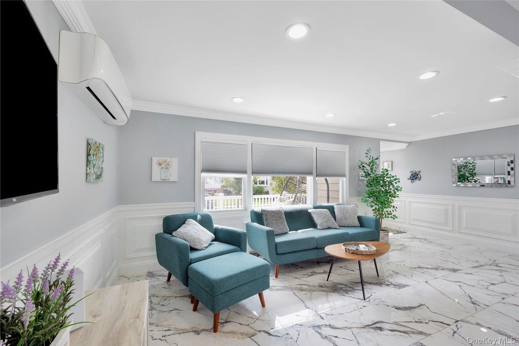 Photo of 81 Branes St ST, Long Beach, NY 11561 (MLS # 1029236)