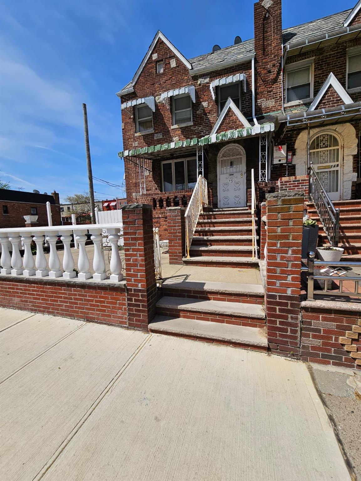 750 Troy Avenue