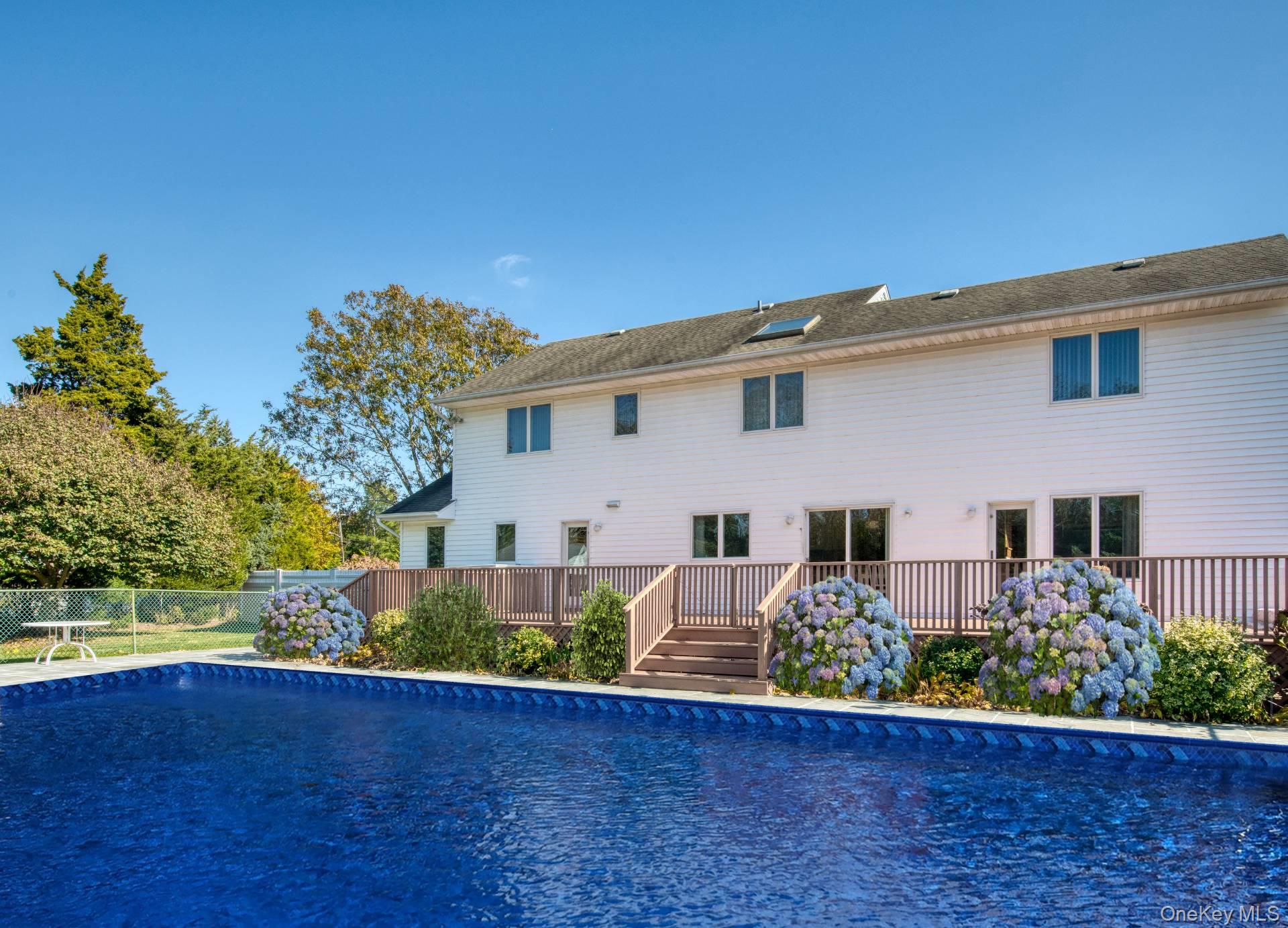 7 Sea Breeze Avenue