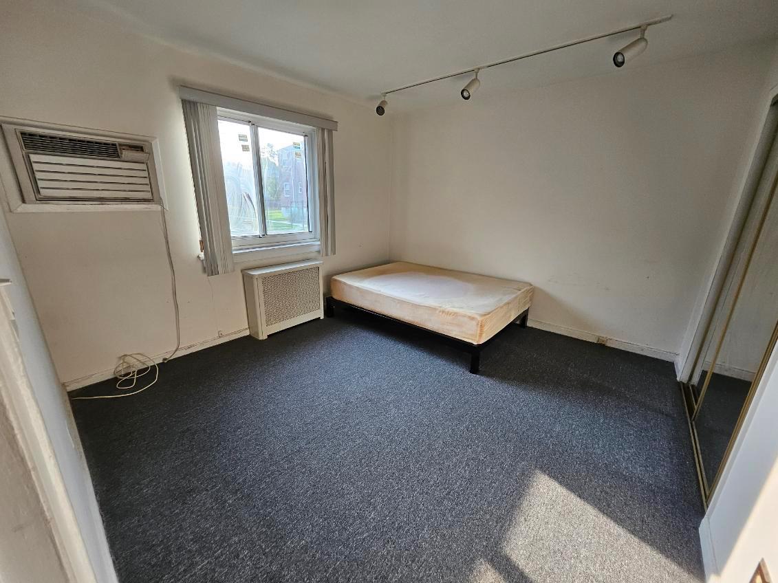 73rd Avenue, Glen Oaks, Queens, NY - 1 Bedrooms  
1 Bathrooms - 