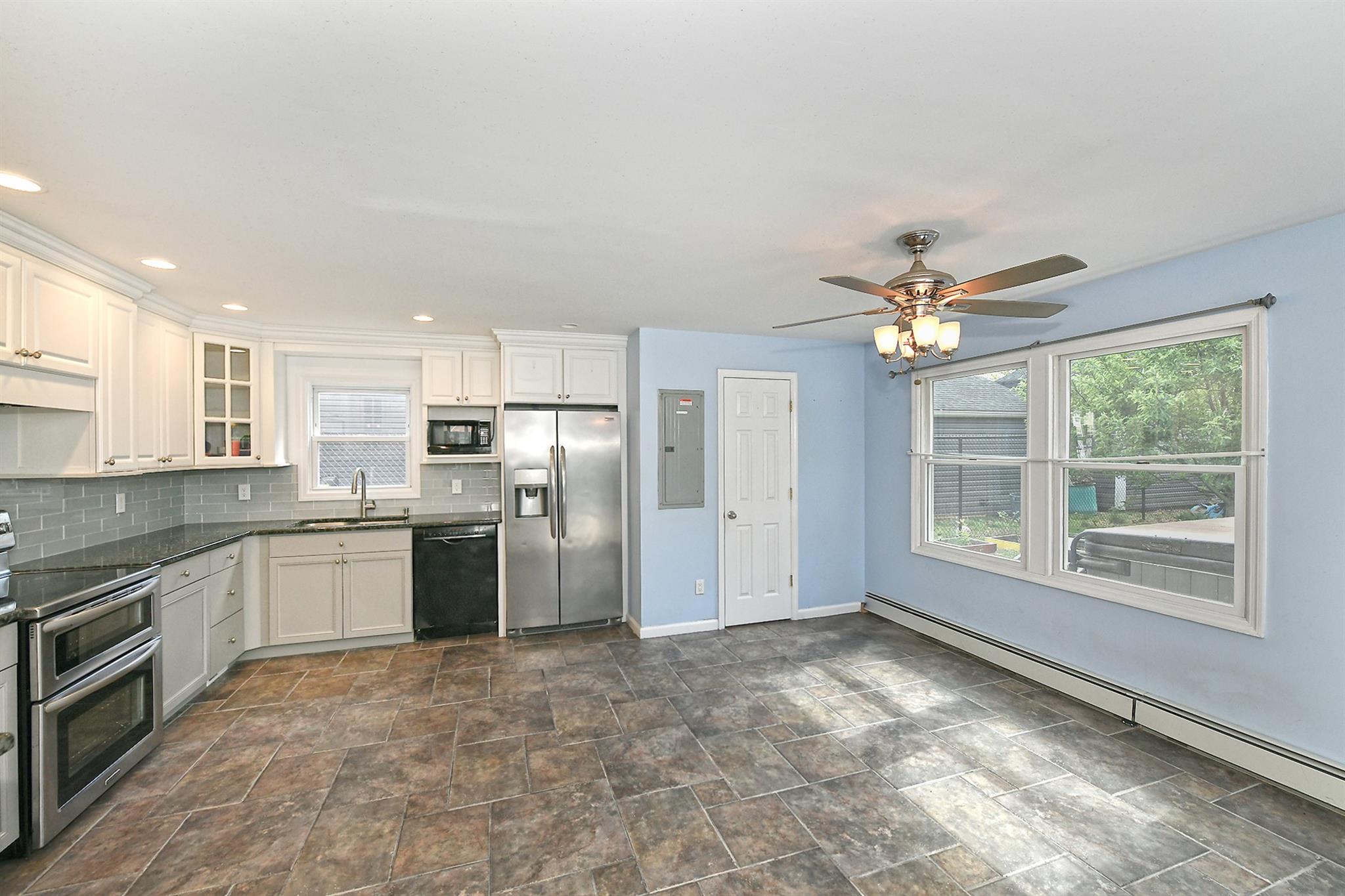 63 William Street, Copiague, New York image 4