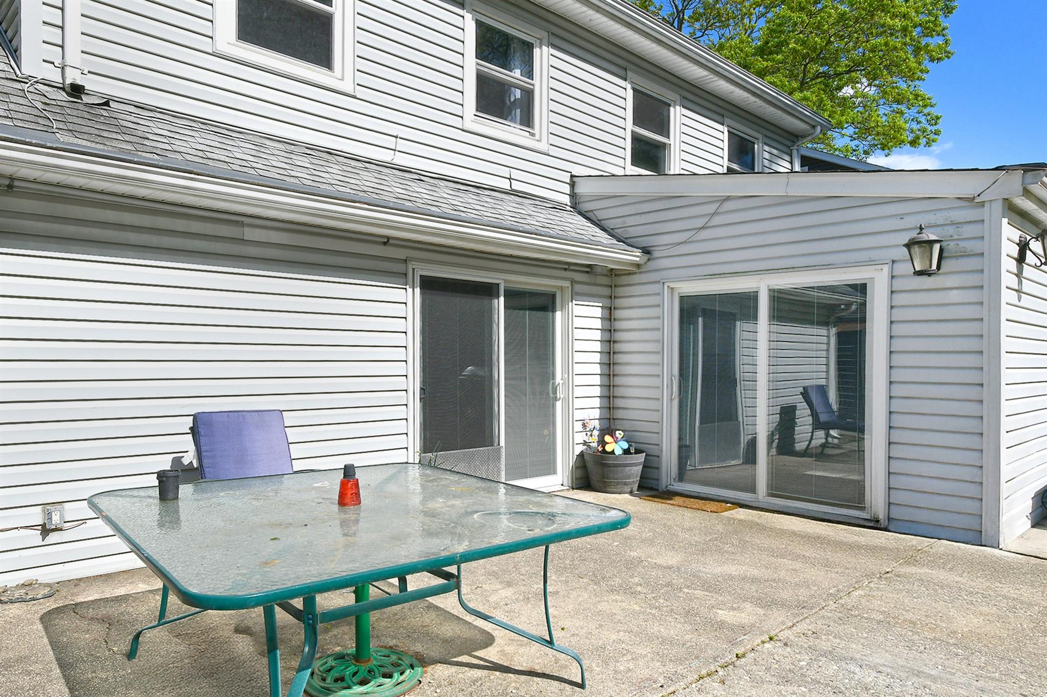 63 William Street, Copiague, New York image 28