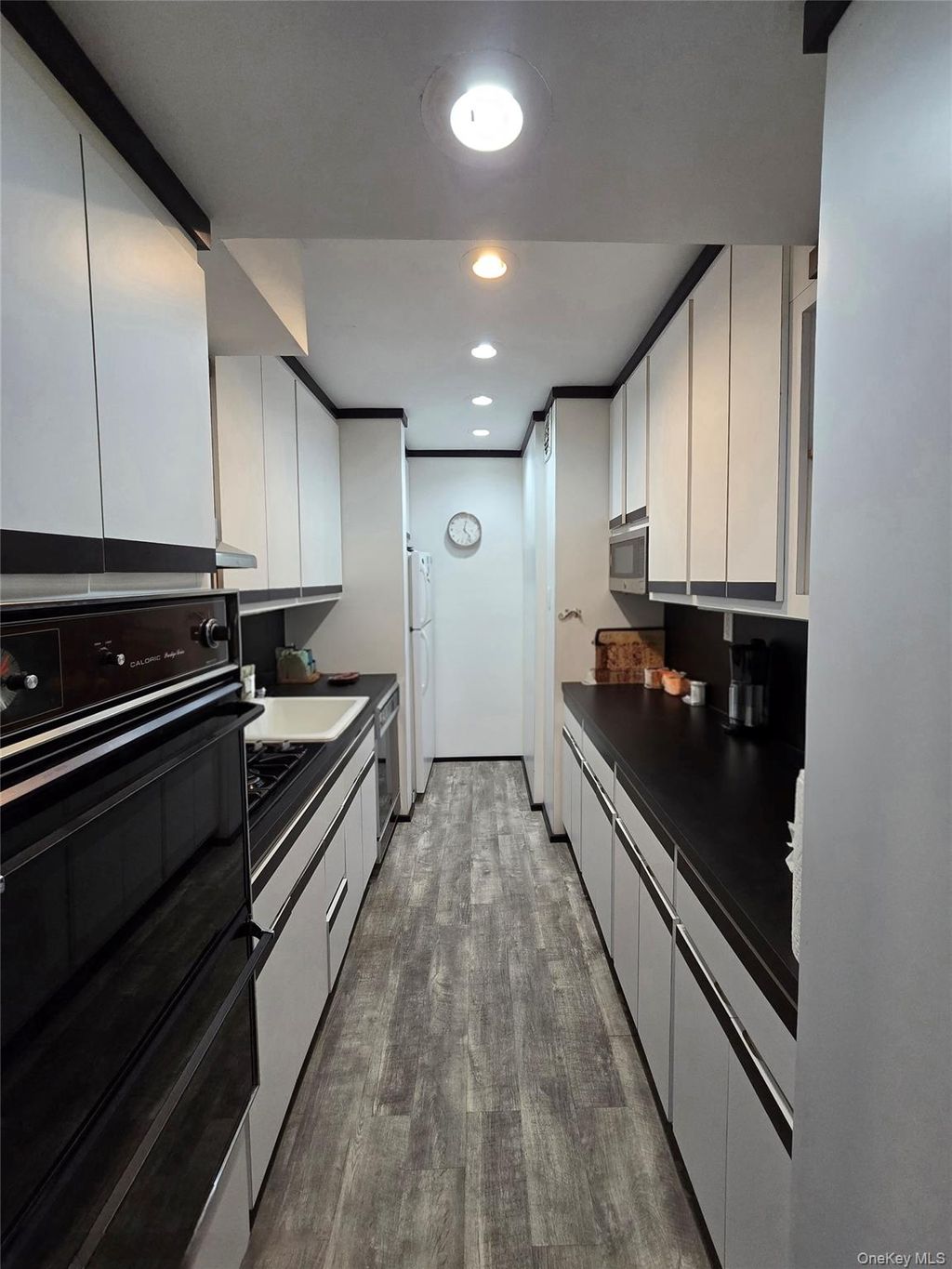 Photo of 89-40 151 Ave #5B, Howard Beach, NY 11414 (MLS # 957168)