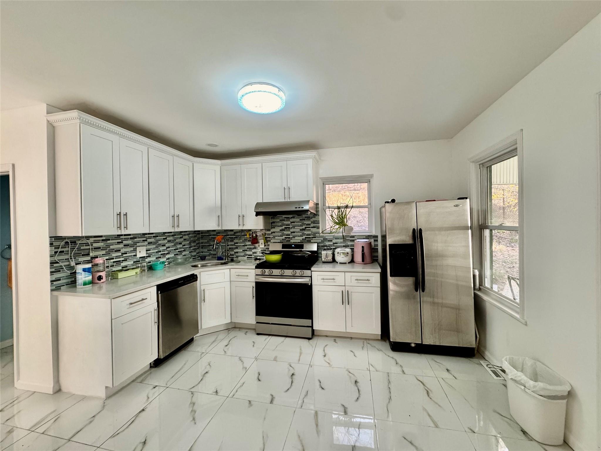 39 Reservoir Avenue, Port Jervis, New York image 6