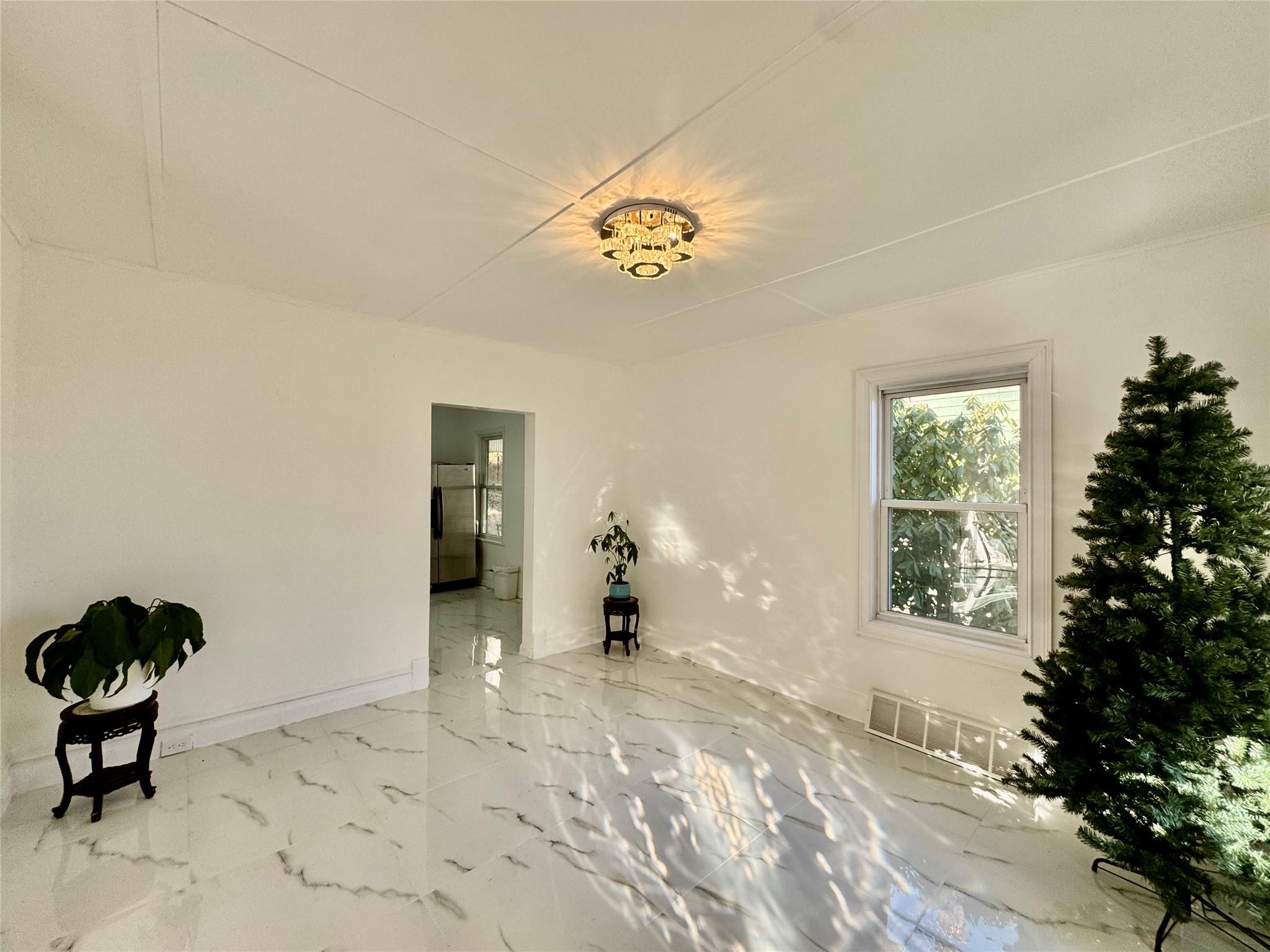 39 Reservoir Avenue, Port Jervis, New York image 4