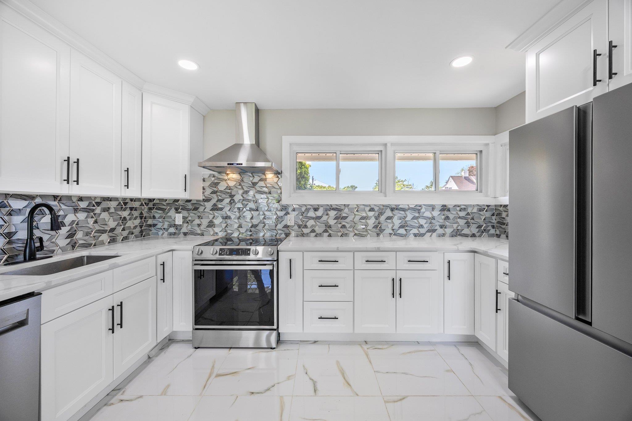 2 Starlight Lane, Levittown, New York image 8