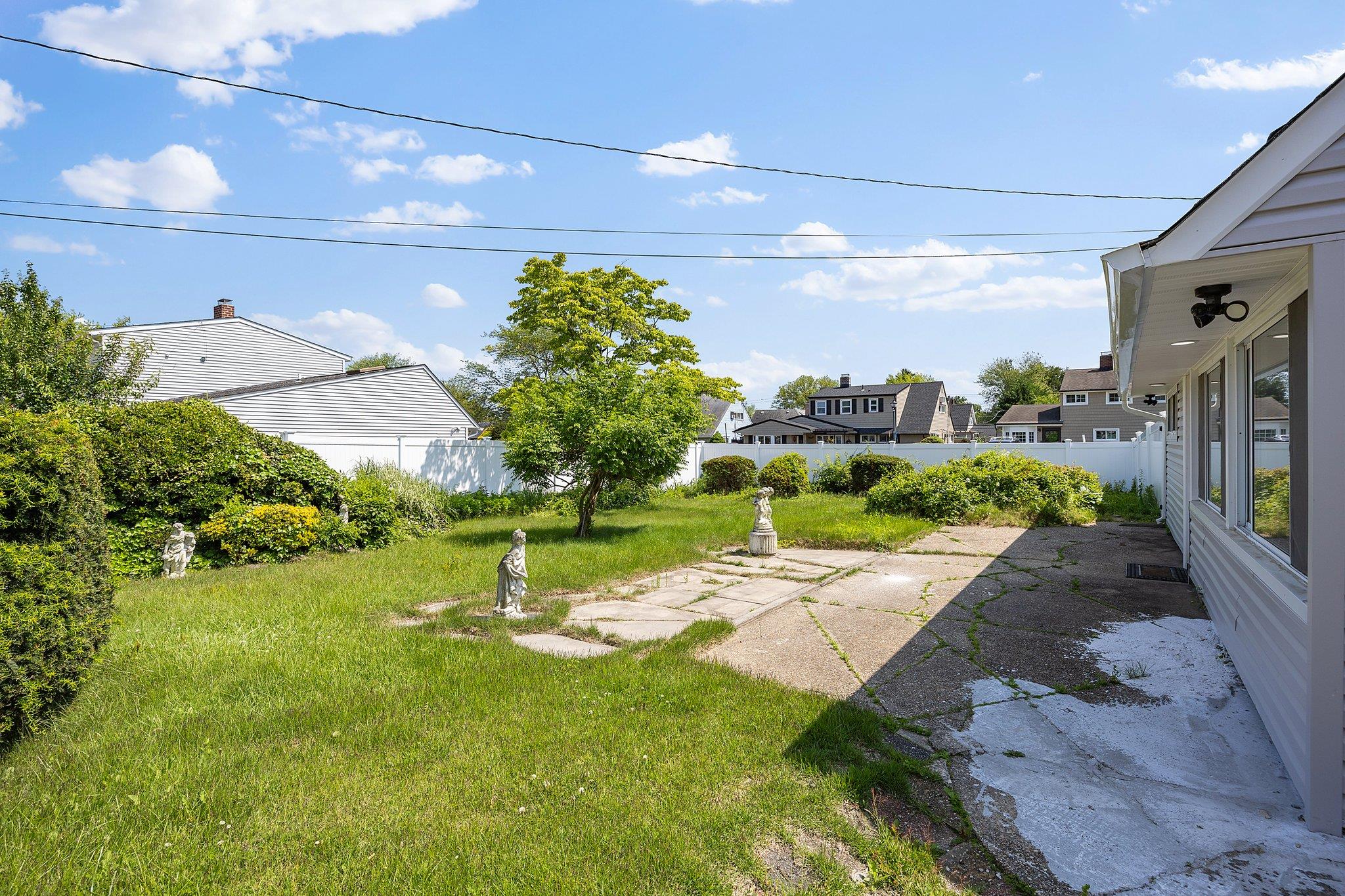 2 Starlight Lane, Levittown, New York image 16