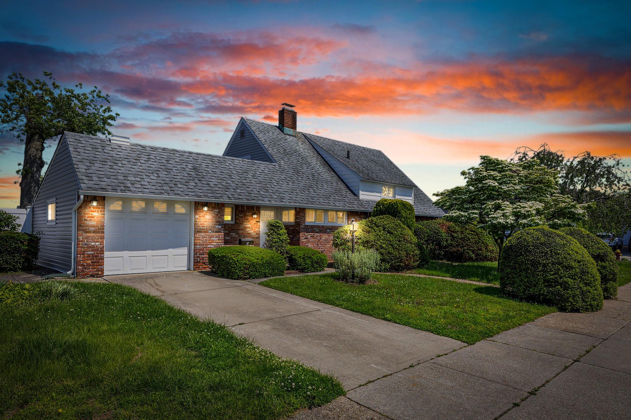 2 Starlight Lane, Levittown, New York image 1