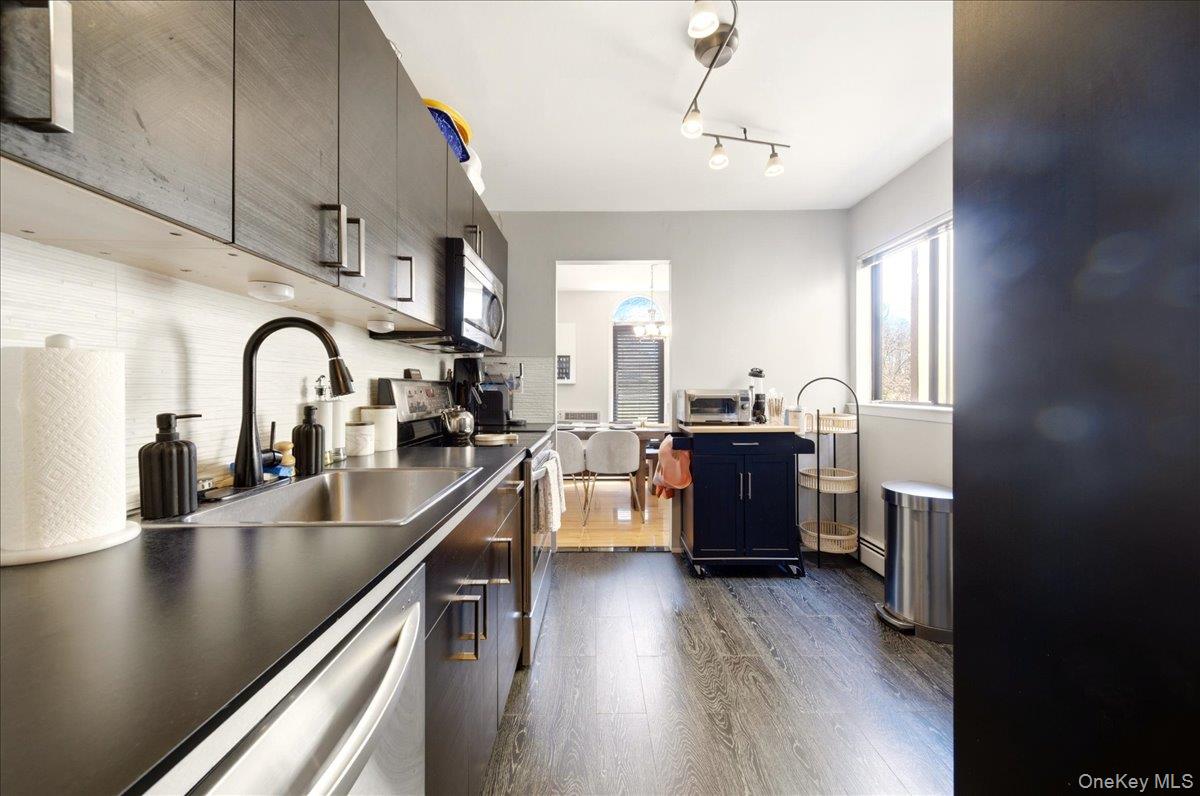 14 Granada Crescent 18