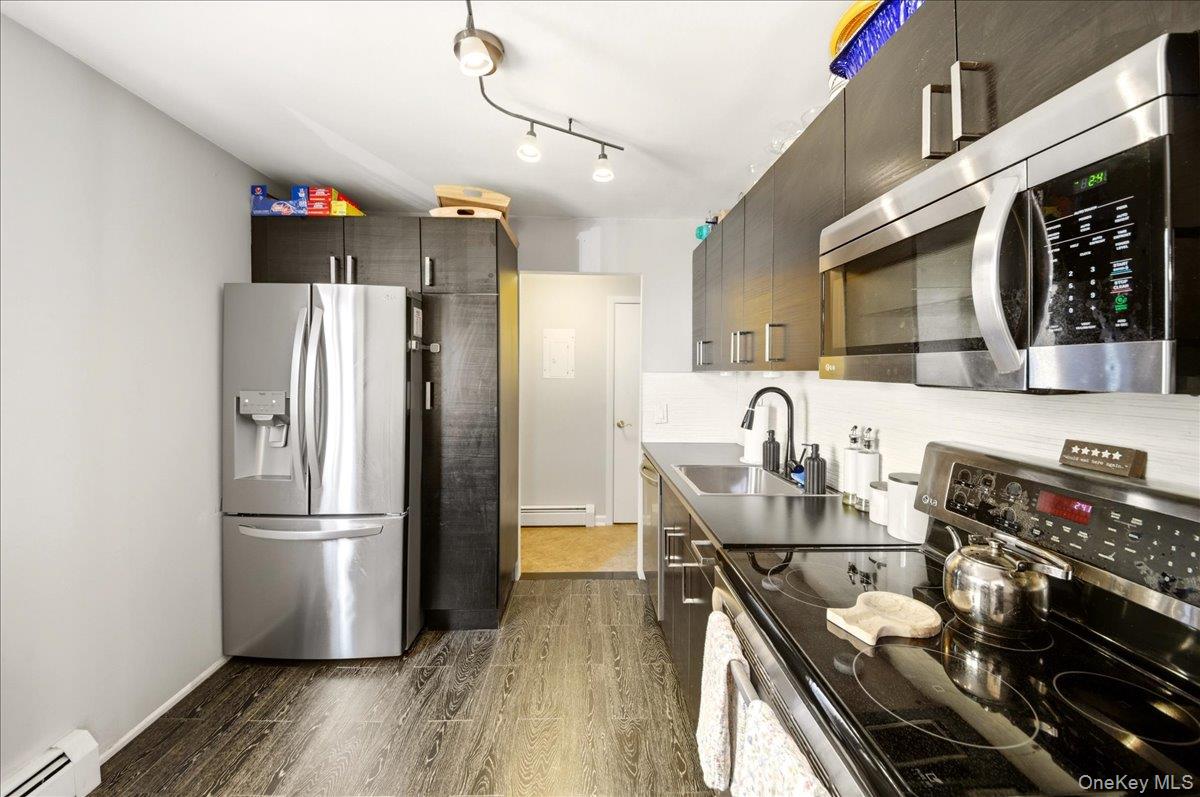 14 Granada Crescent 18