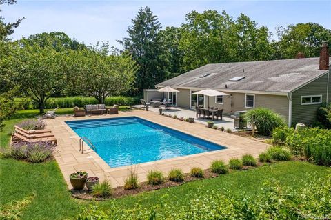 Homes For Rent - 215 Northfield Lane<br/> Southold, NY 11971