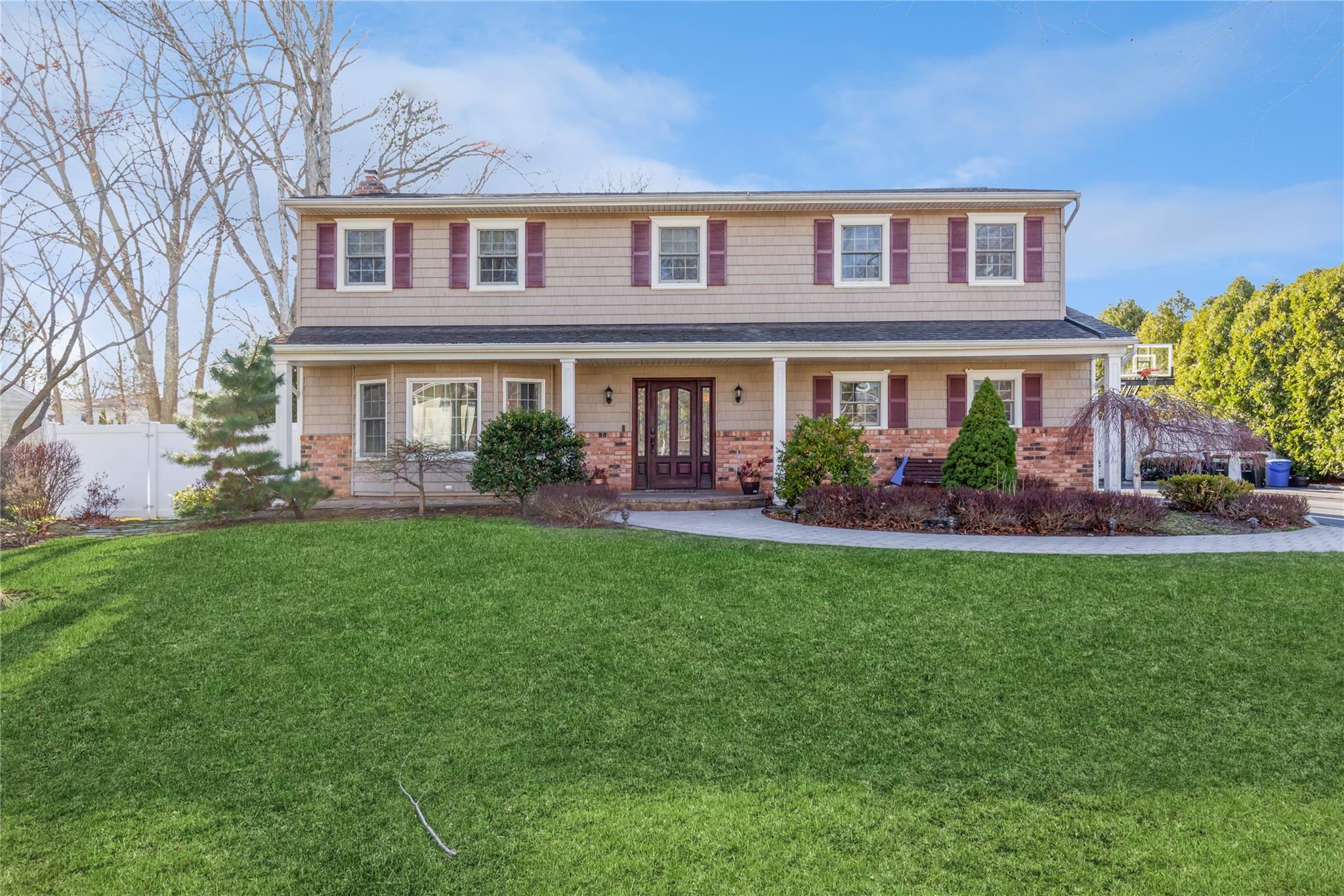 12 Meryl Lane, Nesconset, New York image 1