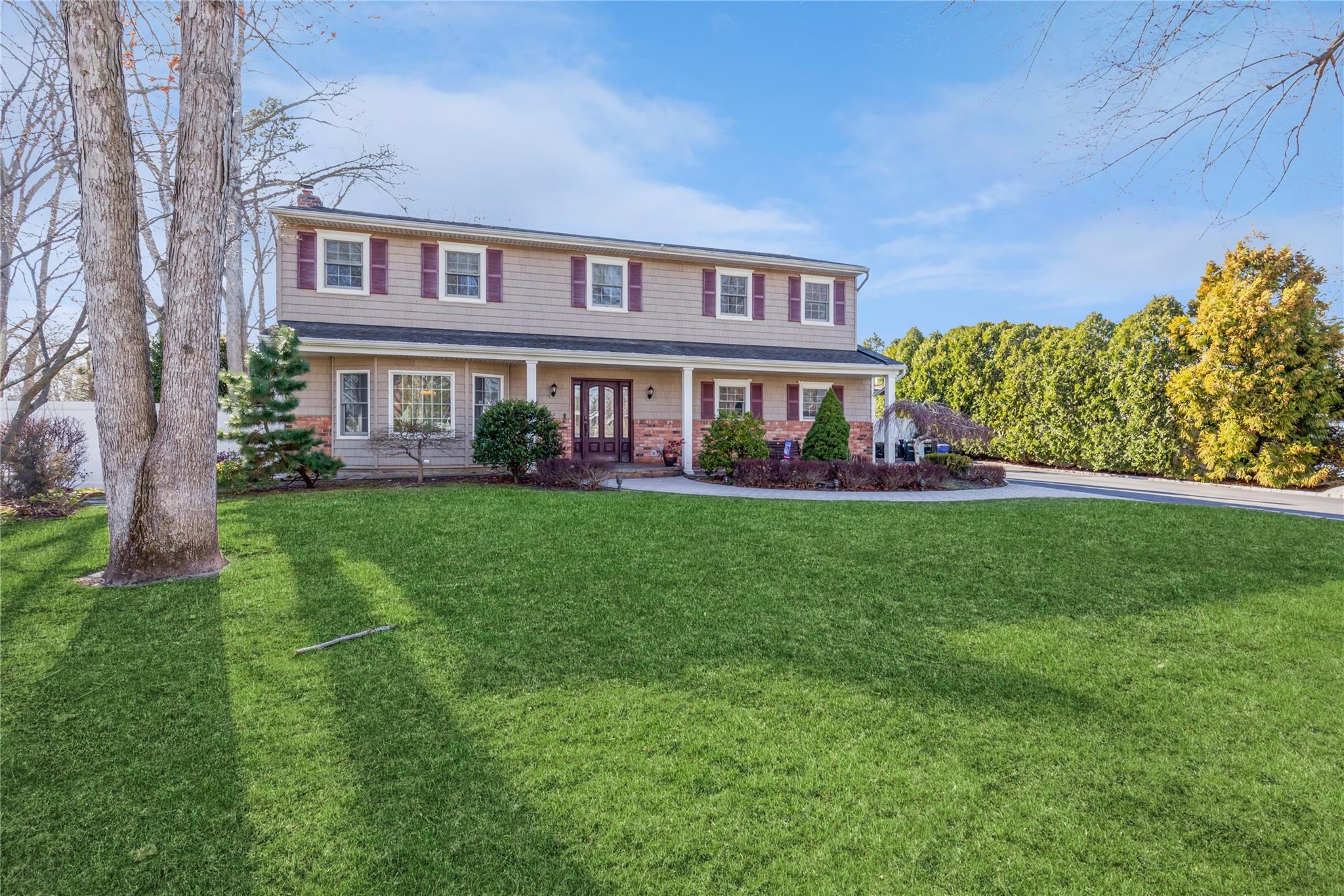 12 Meryl Lane, Nesconset, New York image 2