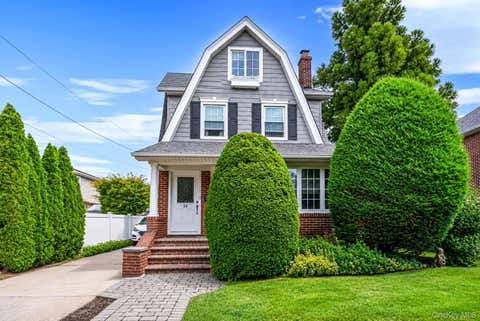 Photo of 34 Drake Street, Malverne, NY 11565 (MLS # 1029524)