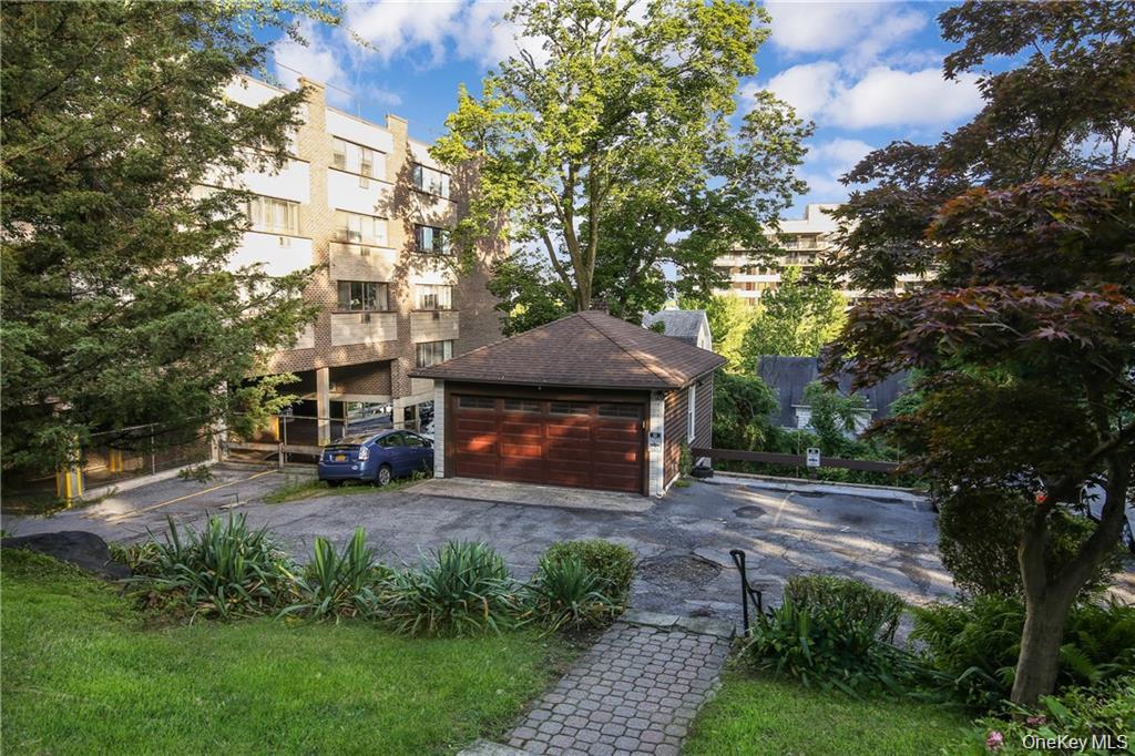 White Plains, New York 10603, United States, 5 Bedrooms Bedrooms, ,4 BathroomsBathrooms,Residential,Active,252721