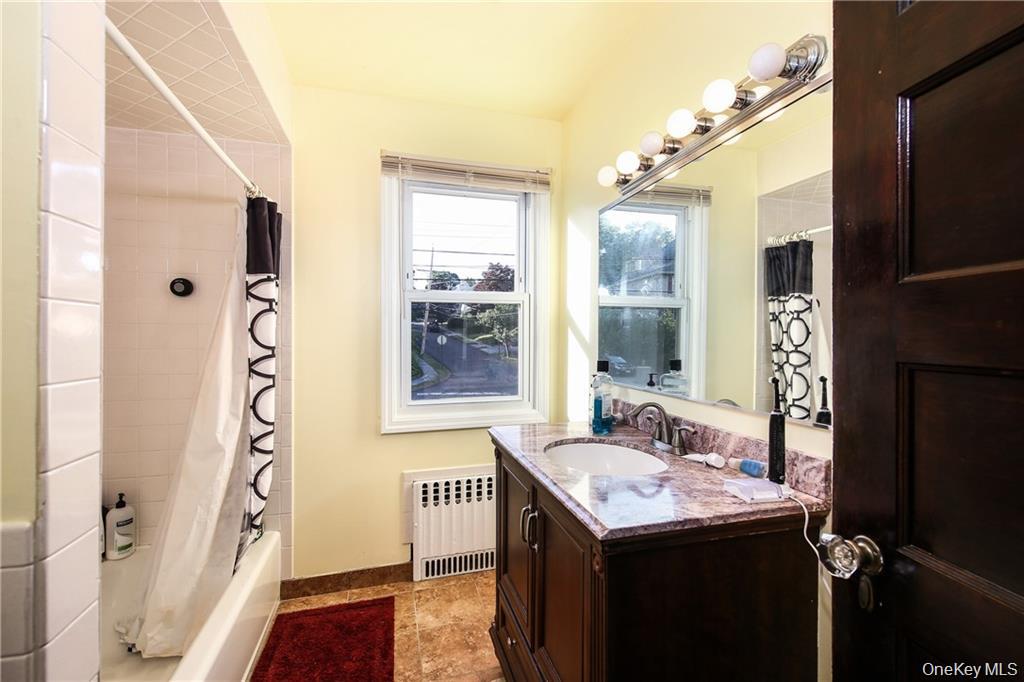 White Plains, New York 10603, United States, 5 Bedrooms Bedrooms, ,4 BathroomsBathrooms,Residential,Active,252721