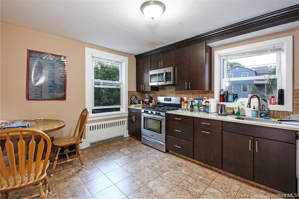 White Plains, New York 10603, United States, 5 Bedrooms Bedrooms, ,4 BathroomsBathrooms,Residential,Active,252721