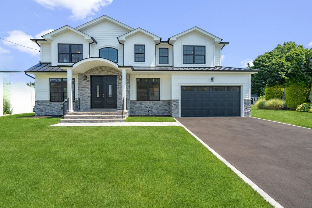 Photo of 25 Westchester Avenue, Jericho, NY 11753 (MLS # 894303)