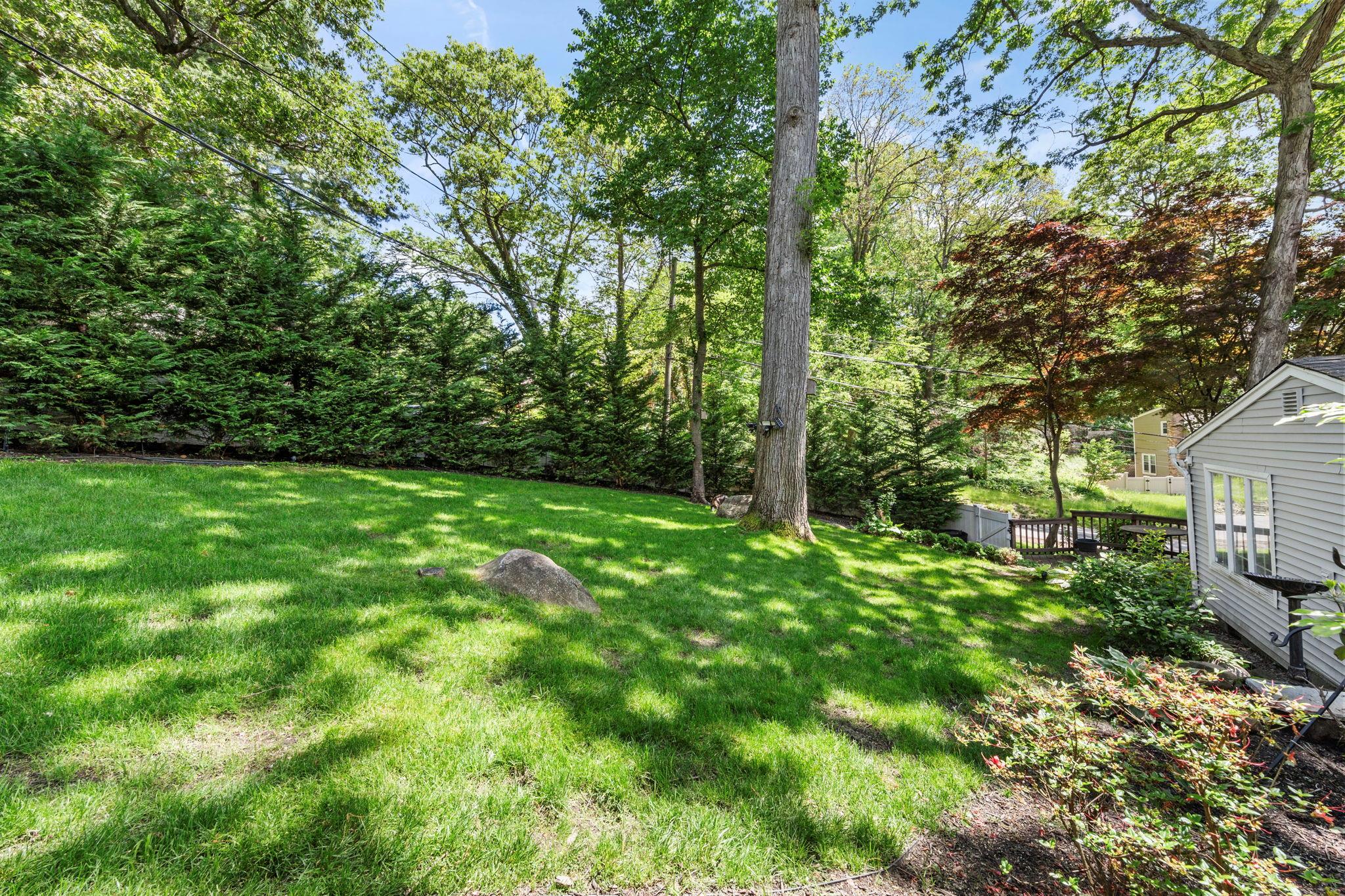 81 Lone Oak Drive, Centerport, New York image 31
