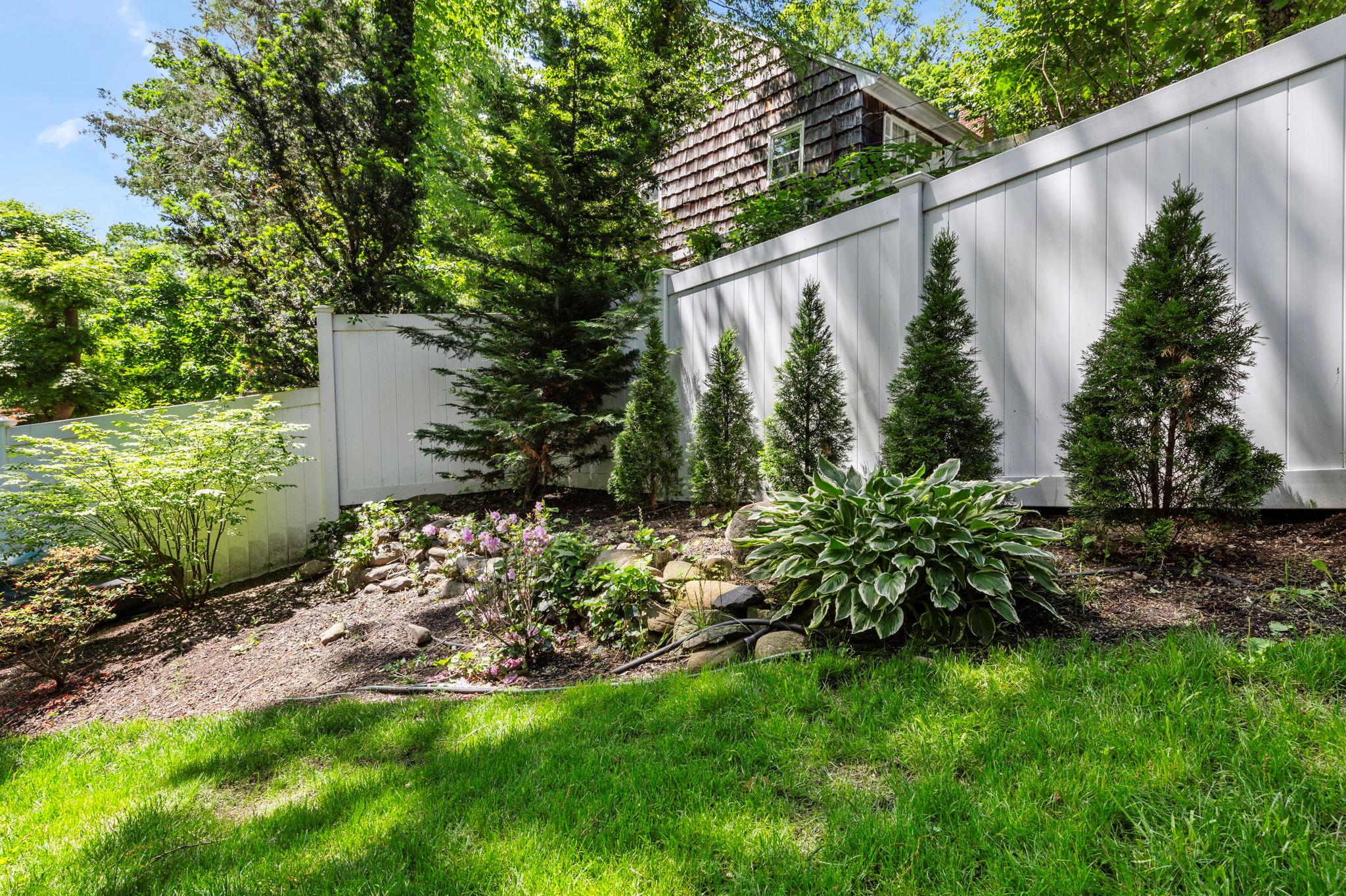 81 Lone Oak Drive, Centerport, New York image 30