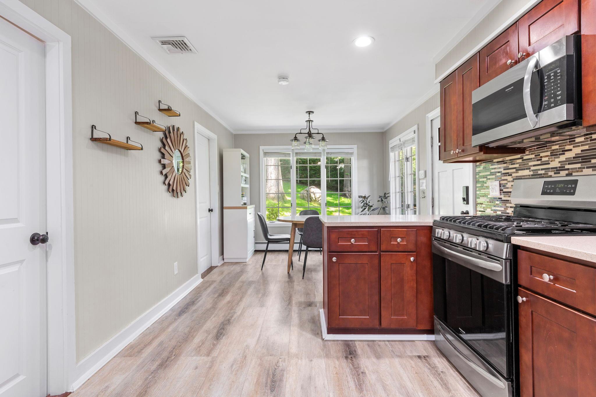 81 Lone Oak Drive, Centerport, New York image 10